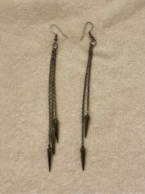 Metal spike dangle earrings